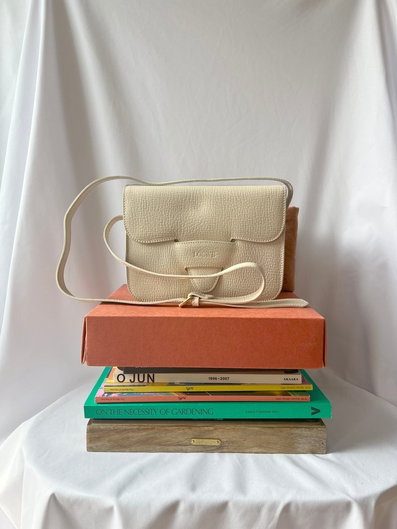 Loewe ivory box shoulder bag off-white crossbody bag side shoulder bag Japanese second-hand - กระเป๋าแมสเซนเจอร์ - หนังแท้ ขาว