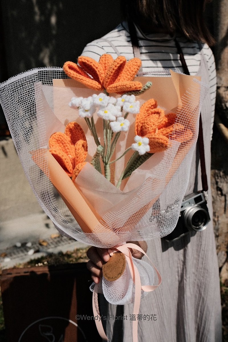 4つの花のニットブーケ_オレンジソーダ_白いウィンドウバッグ付き - ドライフラワー・ブーケ - コットン・麻 多色