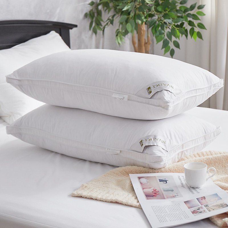 Pillow/shoulder and neck shaping pillow made in Taiwan - Pillows & Cushions - Other Materials White
