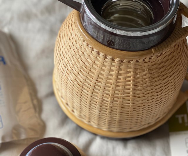 Showa era • Rattan handle • Matcha green enamel kettle • Camping coffee pot  - Shop yesterdaynicethings Pitchers - Pinkoi