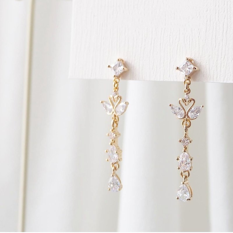 Bridal Earring Bridal Clip-On Birthday Gift Elegant Earring Clip-On Customization - ต่างหู - โลหะ ขาว