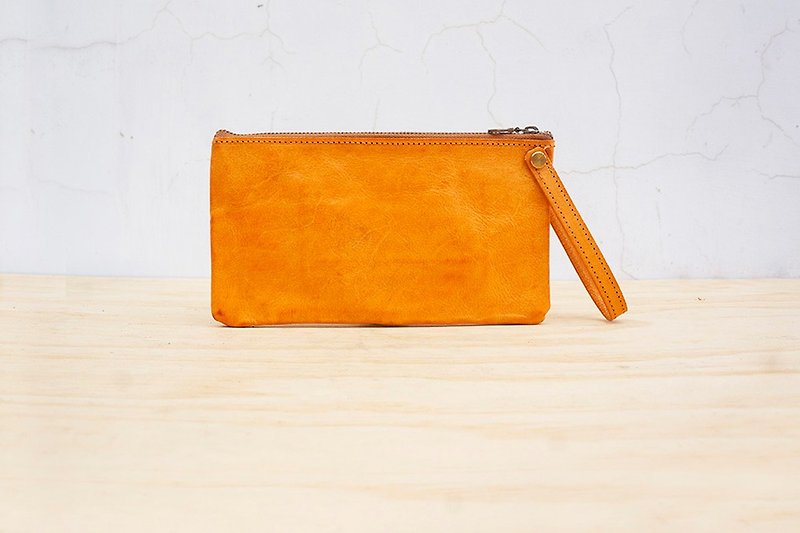 New leather の clutch (customized lettering) - กระเป๋าคลัทช์ - หนังแท้ 