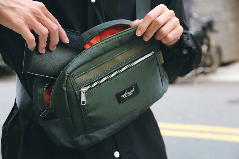 Density carry-on waist bag limited fabric upgrade side backpack cross-body bag carry-on small bag - กระเป๋าแมสเซนเจอร์ - วัสดุกันนำ้ สีเขียว