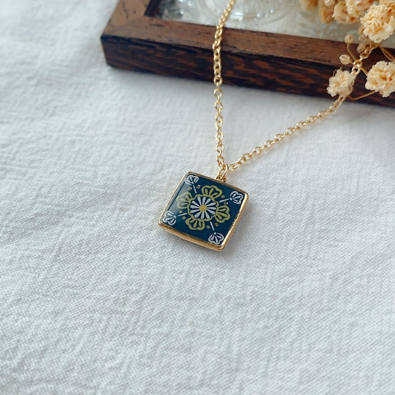 Daocheng time hand-painted tile necklace handmade jewelry - Necklaces - Resin 