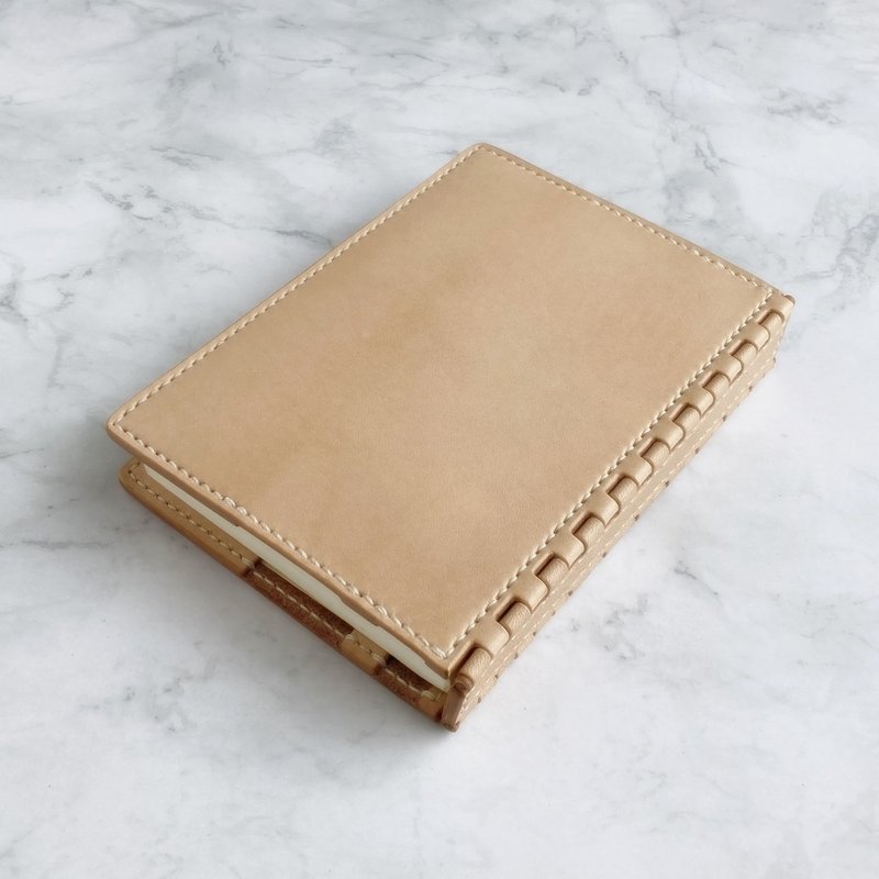 文庫本(A6)サイズ・蝶番のレザーブックカバー Natural - 書衣/書套 - 真皮 