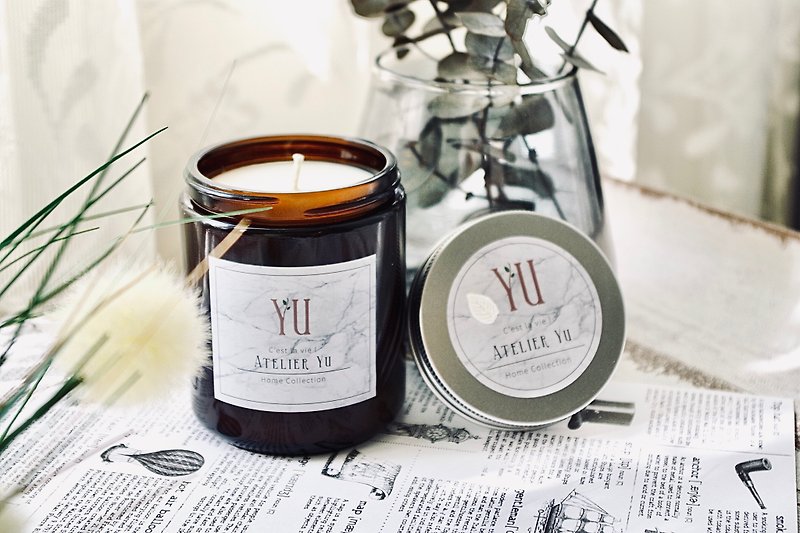 Soy Handmade Scented Candle Big Brown Bottle 200g-Wedding Party Pear and Freesia - เทียน/เชิงเทียน - ขี้ผึ้ง ขาว