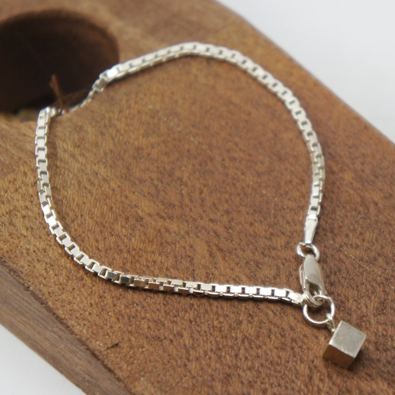 [Half acres of light] personality square sterling silver bracelet silver jewelry hand-made - สร้อยข้อมือ - โลหะ สีเทา