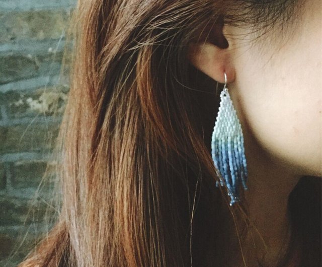 べっこう柄のタッセルピアス♡ブルー （ニッチイヤリング手作り