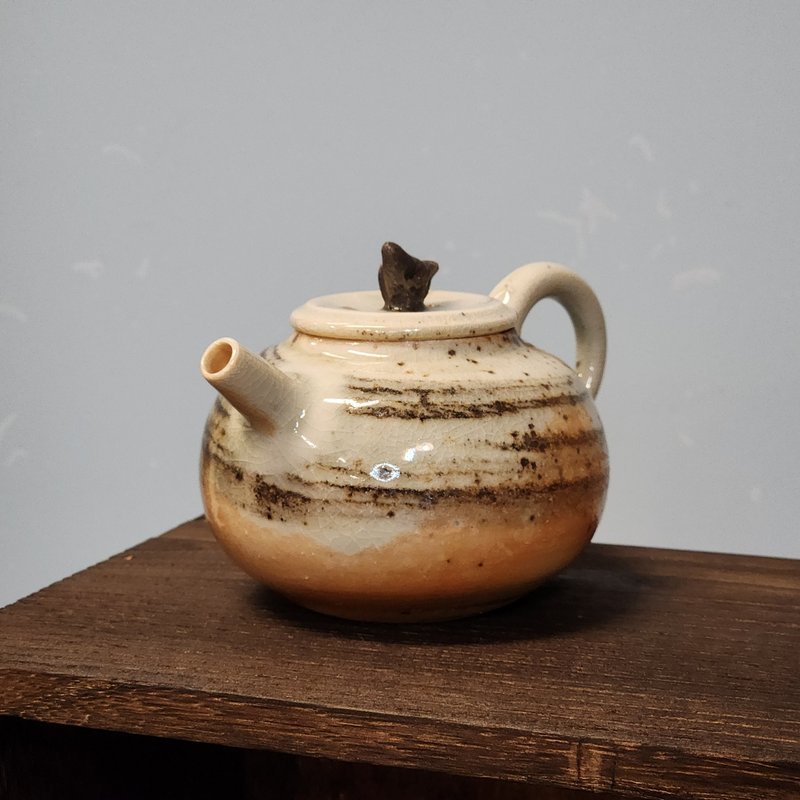 Wood-fired porcelain clay/twisted clay teapot - Teapots & Teacups - Pottery Black