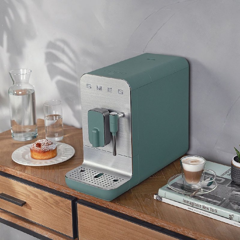 【SMEG】義大利全自動義式咖啡機(BCC12款)-琉璃綠 - 廚房家電 - 其他金屬 綠色