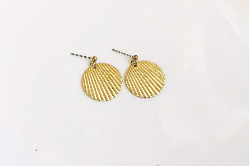 Copper fan princess simple brass earrings - ต่างหู - โลหะ สีทอง
