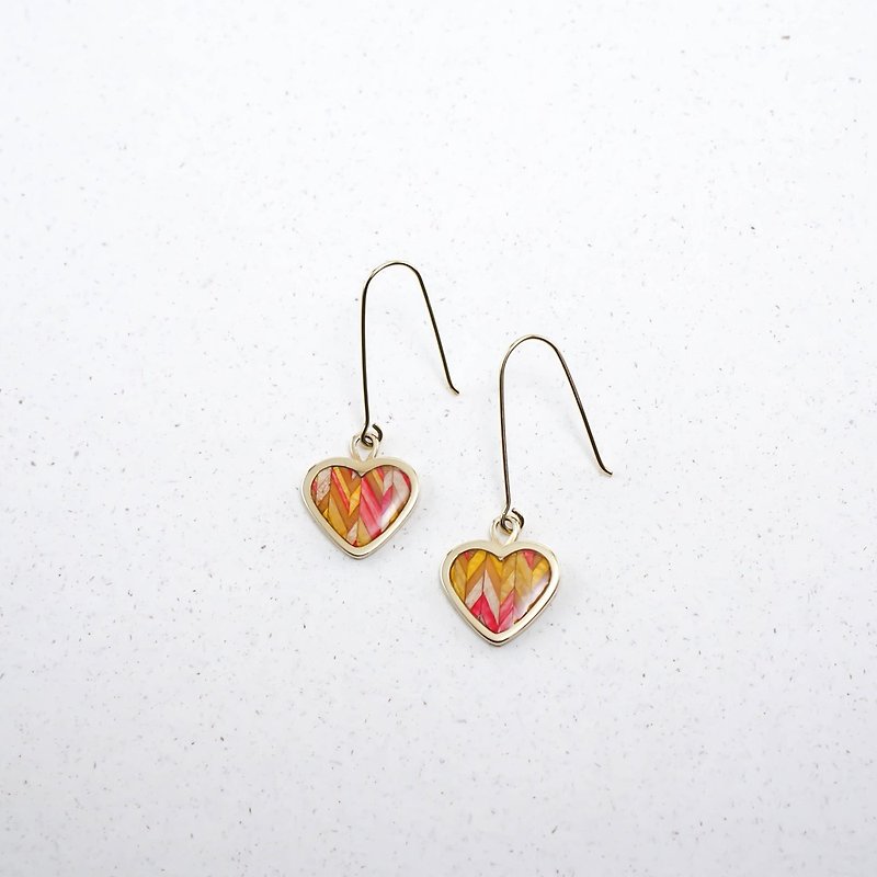 Surprise at the end of the year-Send wood style heart earrings / pink - Earrings & Clip-ons - Other Metals Pink