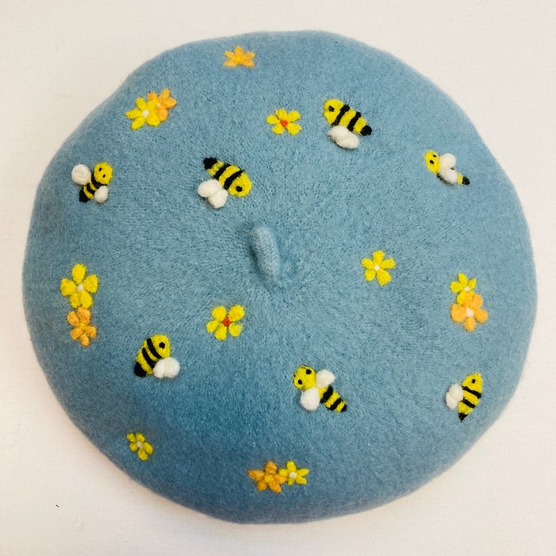 Unique Needle felted Embroidery Beret Hat - Flower and Bee - Hats & Caps - Wool 
