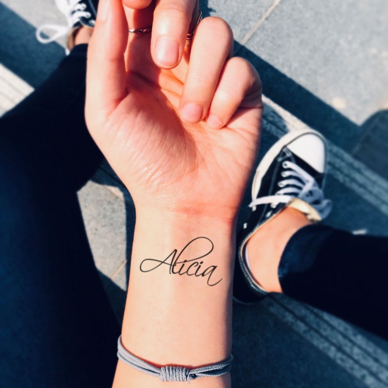 Alicia Name Temporary Tattoo Sticker (Set of 2) - OhMyTat - สติ๊กเกอร์แทททู - กระดาษ สีดำ