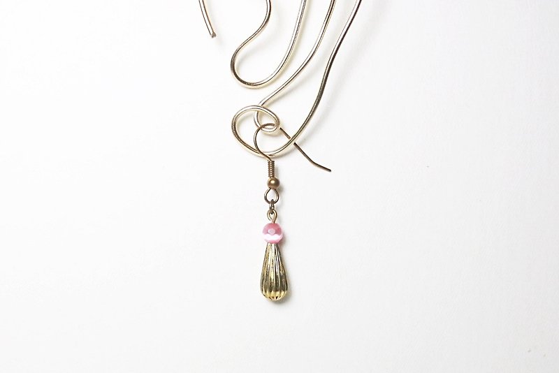 // Dyer beads cat eye drop earrings thin red / / ve036 - Earrings & Clip-ons - Other Metals Pink
