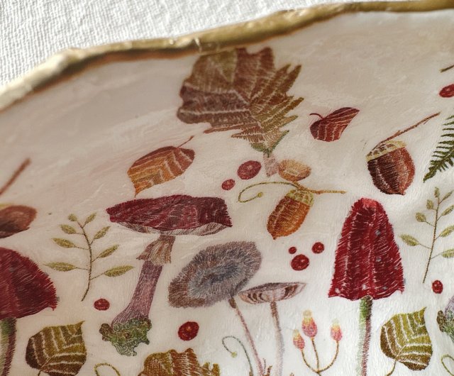 ハンドメイド手刺繍　刺しゅうフレーム　きのこのリース ハンドメイド手刺繍 刺しゅうフレーム きのこのリース