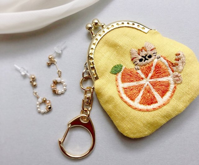 フルーツと猫の刺繍ミニがま口 - ショップ ちむねこ コイン