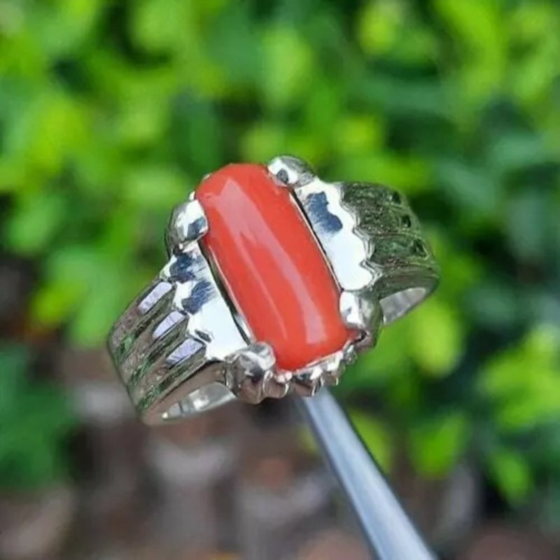 Red Coral Ring Men Natural Marjan Stone Ring in 925 Silver Coral Gemstone Ring - แหวนทั่วไป - เครื่องเพชรพลอย สีแดง