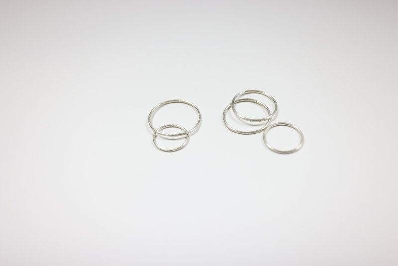 Sterling Silver Delicate Ring (Single) - แหวนทั่วไป - เงิน สีเงิน