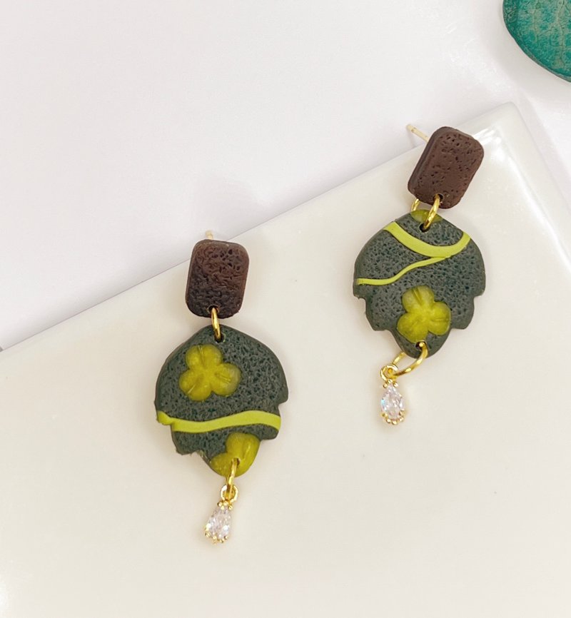 Aurora Clay Design/Little Leaf Water Drops - ต่างหู - ดินเหนียว สีเขียว