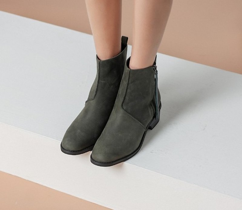 Very simple block cut high tube leather low profile boots green - รองเท้าบูทสั้นผู้หญิง - หนังแท้ สีเขียว