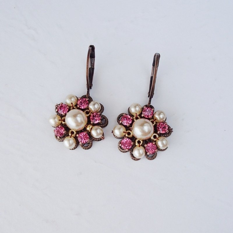 Pink Rhinestone Dangle Earrings with Pearls - Jewelry by mdmButiik - 耳環/耳夾/耳骨夾 - 其他金屬 粉紅色