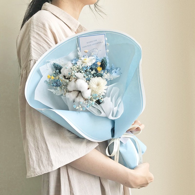 蔚藍晴空-不凋百日菊棉花花束 – 不凋花、乾燥花、棉花、畢業 - 乾燥花/永生花 - 植物．花 藍色
