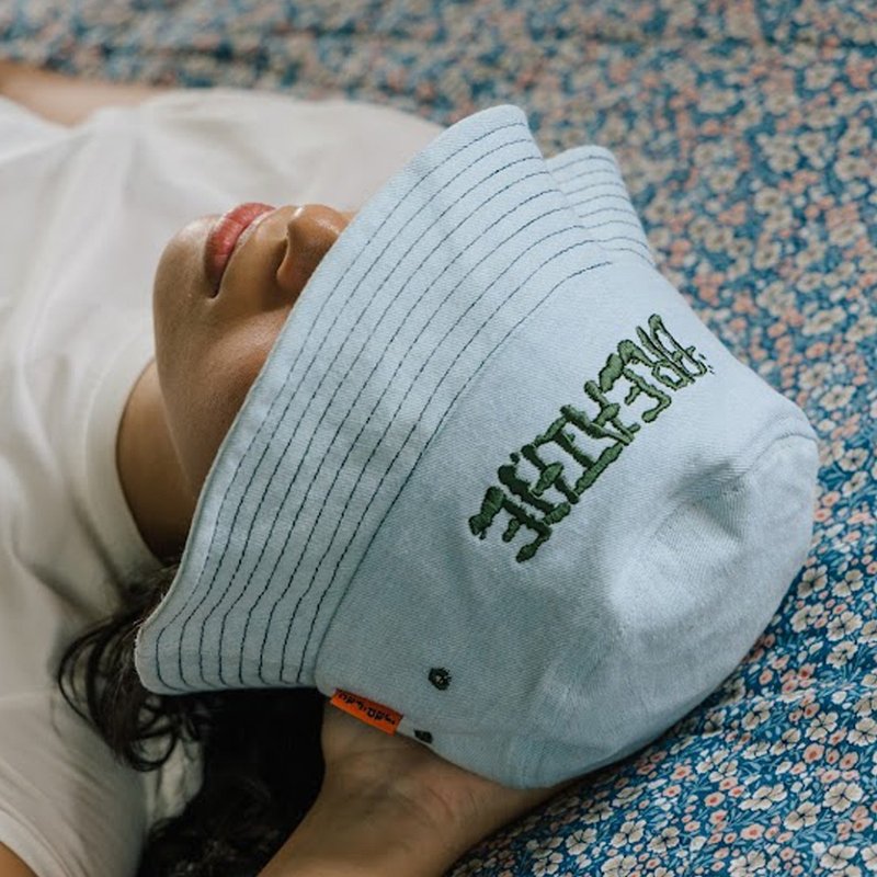 BREATHE BUCKET HAT FADED DENIM - หมวก - ผ้าฝ้าย/ผ้าลินิน สีน้ำเงิน