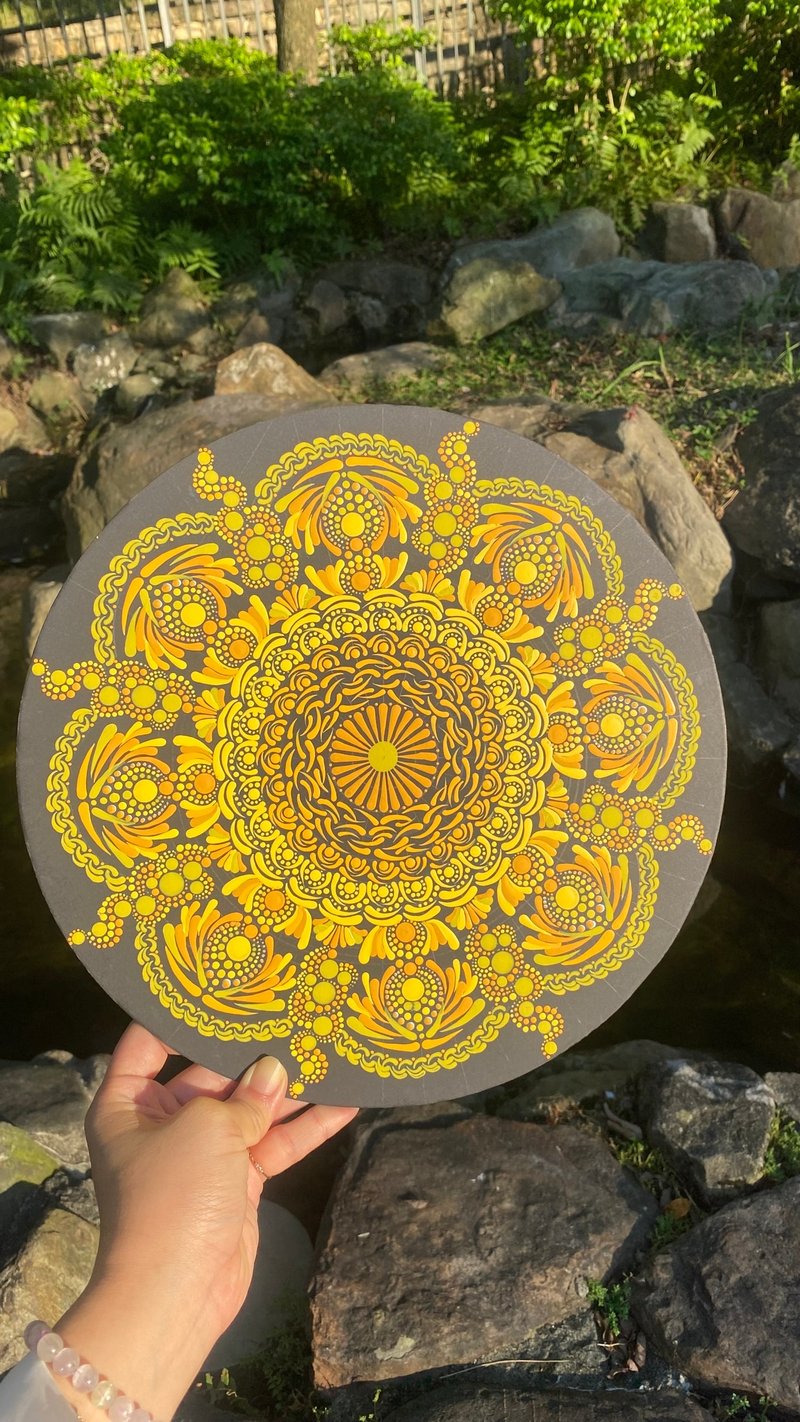 日耀之輪 手繪曼陀羅 能量藝術 療癒開運 掛畫 金錢爆棚  客製化 - 海報/掛畫/掛布 - 紙 