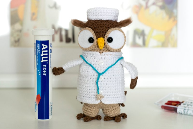 Stuffed owl doctor doll, crochet owl toy gift, cute soft figurine, 玩偶娃娃 人形, 手工玩具 - 玩偶/公仔 - 棉．麻 白色