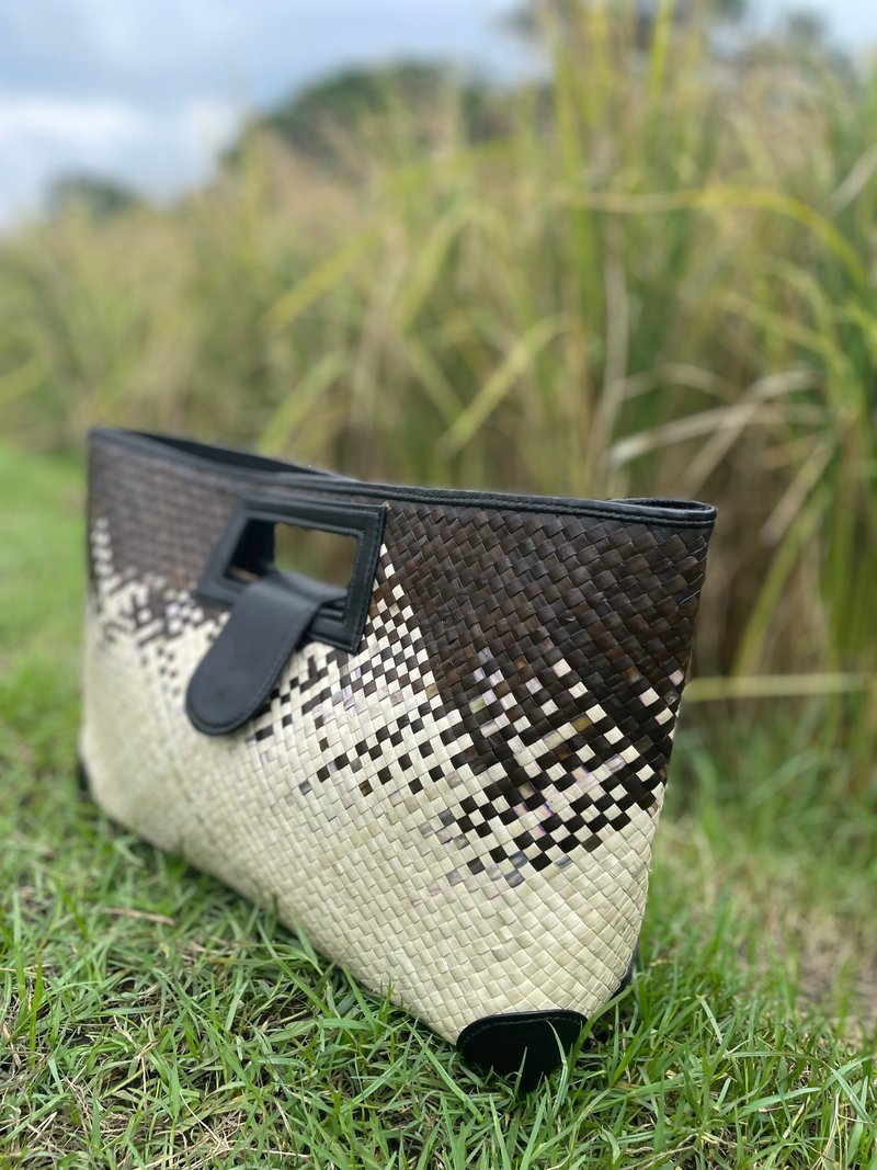 กระเป๋าโท (Tote) ขาว ดำ - กระเป๋าถือ - หนังแท้ 