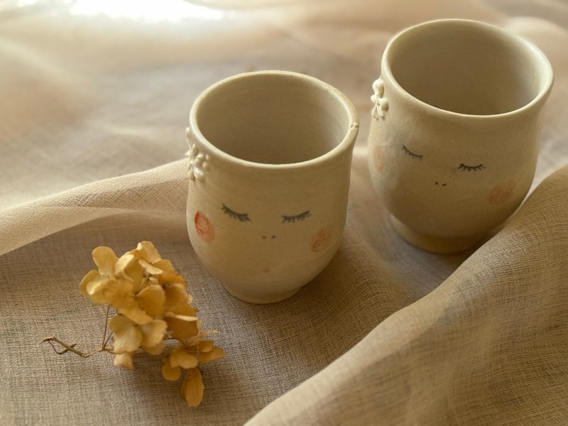 笑瞇𣉢杯子 - 咖啡杯/馬克杯 - 陶 白色