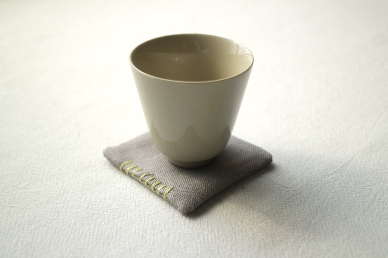迷你刺繡杯墊 / 灰 - 杯墊 - 棉．麻 灰色