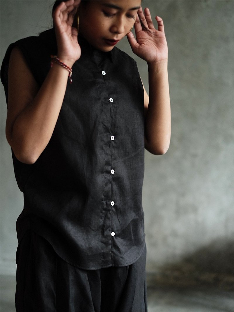 Javi Sleveeless Top in Black - เสื้อผู้หญิง - ลินิน สีดำ