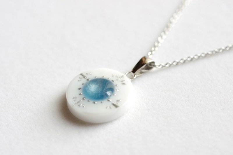 Resin Art Round Pendant with Sapphire Blue Gemstone - Necklaces - Resin Blue