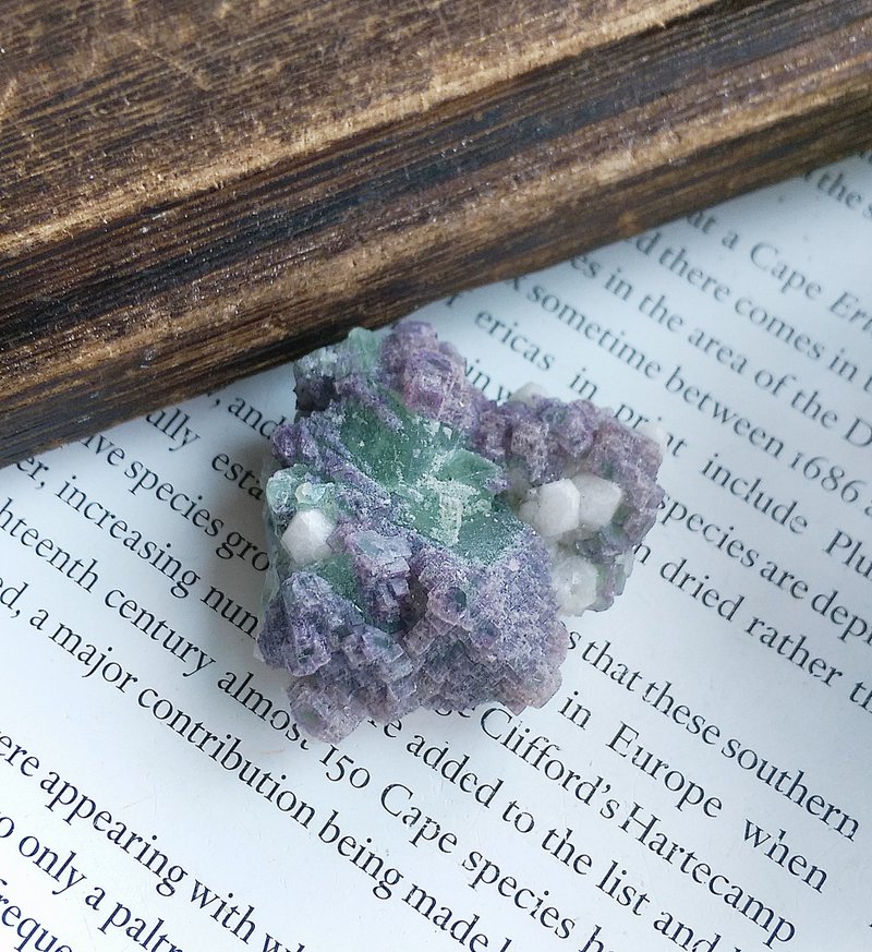 Fluorite 內蒙產地  紫綠色雙色螢石 方解石共生 天然礦石 原礦 - 擺飾/家飾品 - 其他材質 