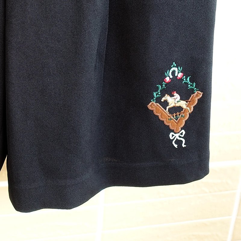 │Slowly │ Jump. Wreath - Ancient Pants - Japanese System │ vintage. Retro. - Women's Pants - Polyester Multicolor