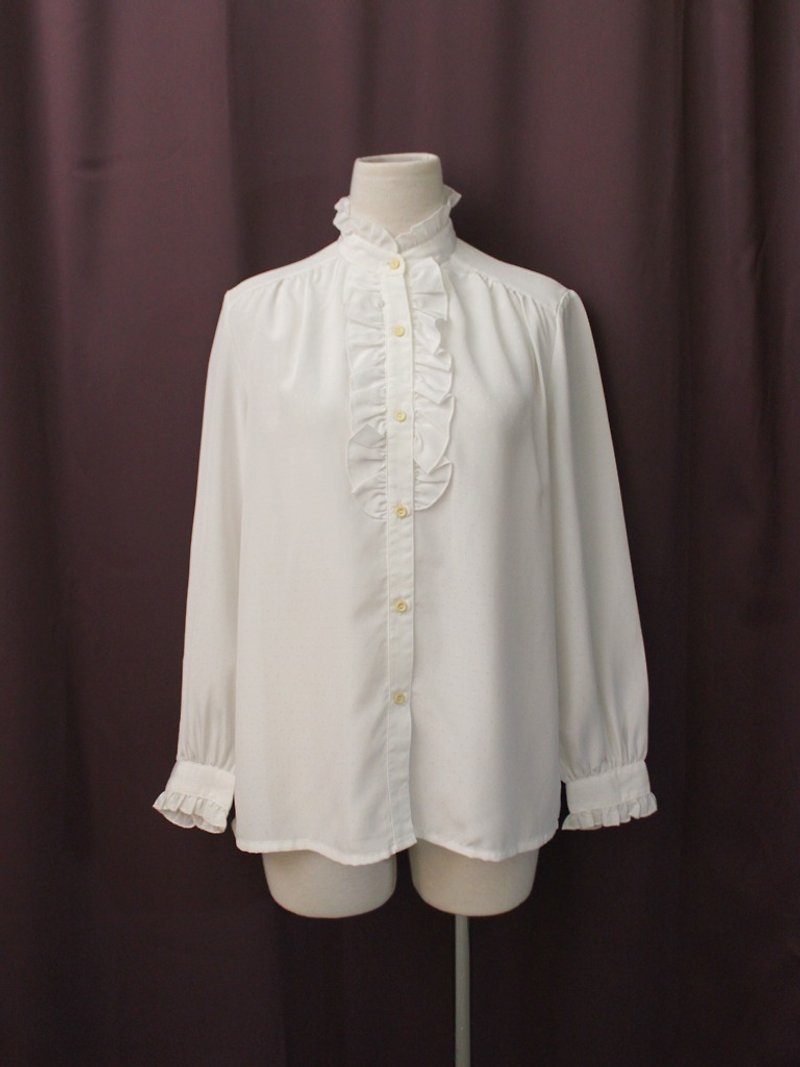 Vintage Japanese-made French style stand-up collar with wild white long-sleeved vintage shirt Vintage Blouse - เสื้อเชิ้ตผู้หญิง - เส้นใยสังเคราะห์ ขาว