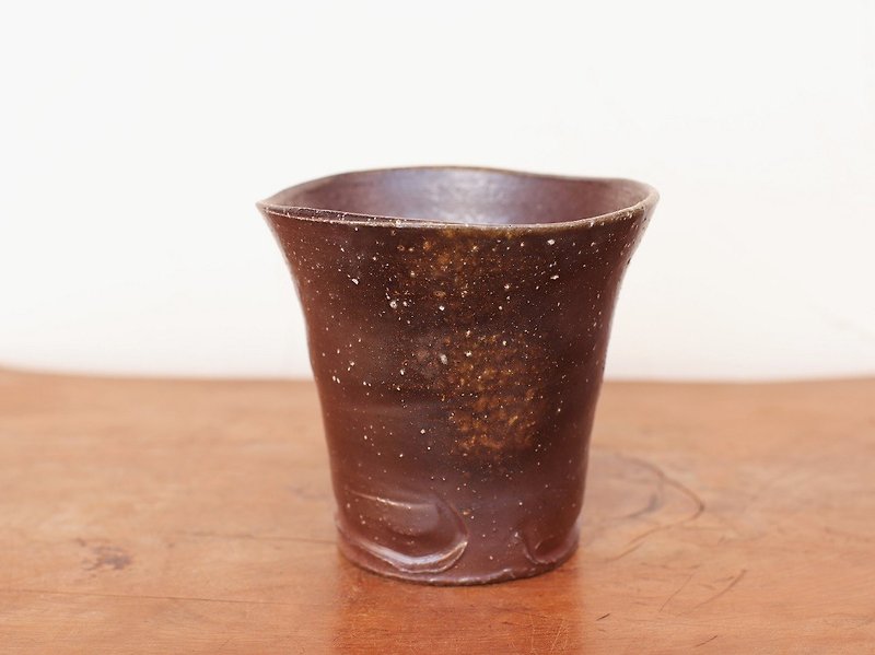 Bizen shochu drinking (large) 【wave】 s1-021 - Bar Glasses & Drinkware - Pottery Brown