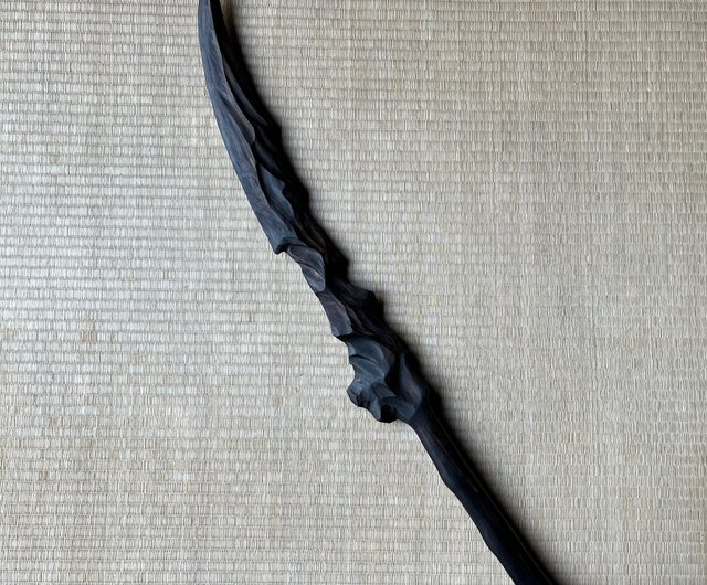 刀剣、暗黒魔剣、手造木​​刀、美術木刀、冒険魔剣を販売しており