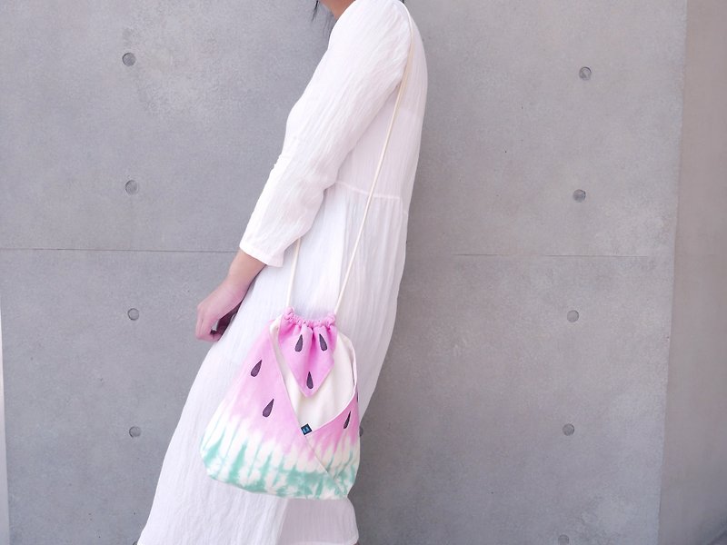 Red Watermelon | Tie dye Kimono bag Hand bag Shoulder bag - กระเป๋าแมสเซนเจอร์ - ผ้าฝ้าย/ผ้าลินิน สึชมพู