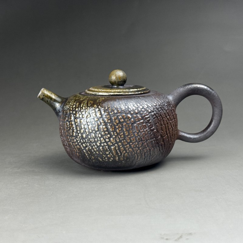 台灣名家周聖鈞【柴燒】手拉坏柴燒壺004 - 茶壺/茶杯/茶具 - 陶 咖啡色