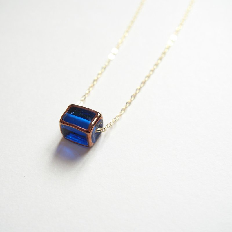 Simple and elegant ・ Imported Czech glass beads ・ Sapphire blue ・ Gold-plated necklace 45cm - Necklaces - Glass Blue