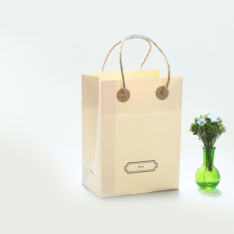 Pure // Cream) Small Sopping Bag A small carrying bag that conveys your feelings - Gift Wrapping & Boxes - Paper White