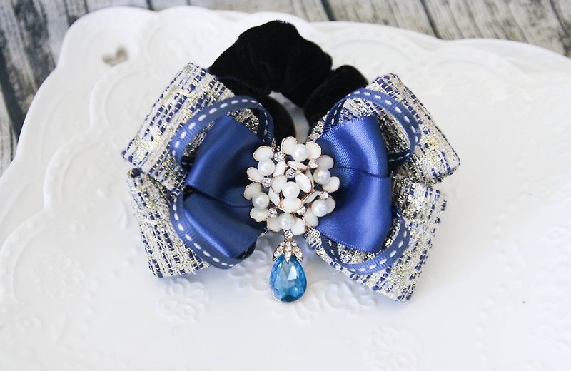 Sapphire blue three-dimensional bow ring E. - เครื่องประดับผม - ผ้าฝ้าย/ผ้าลินิน สีน้ำเงิน