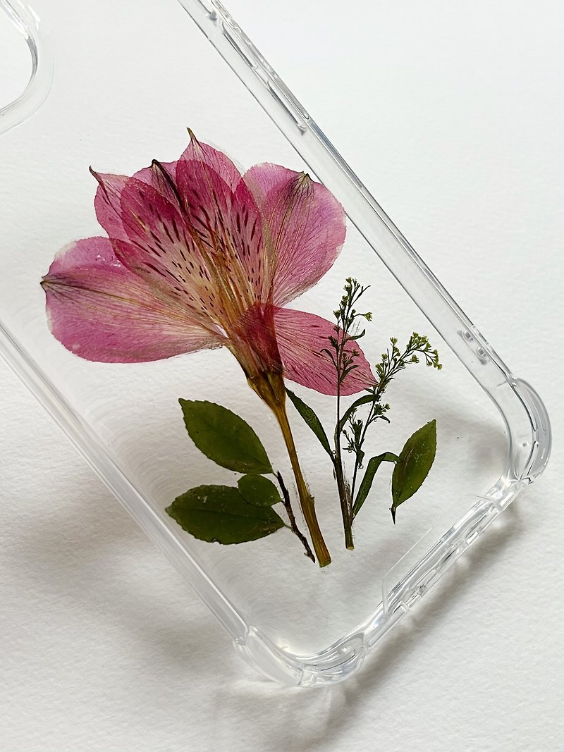 Hydrangea pressed flowers phonecase - เคส/ซองมือถือ - พลาสติก สึชมพู