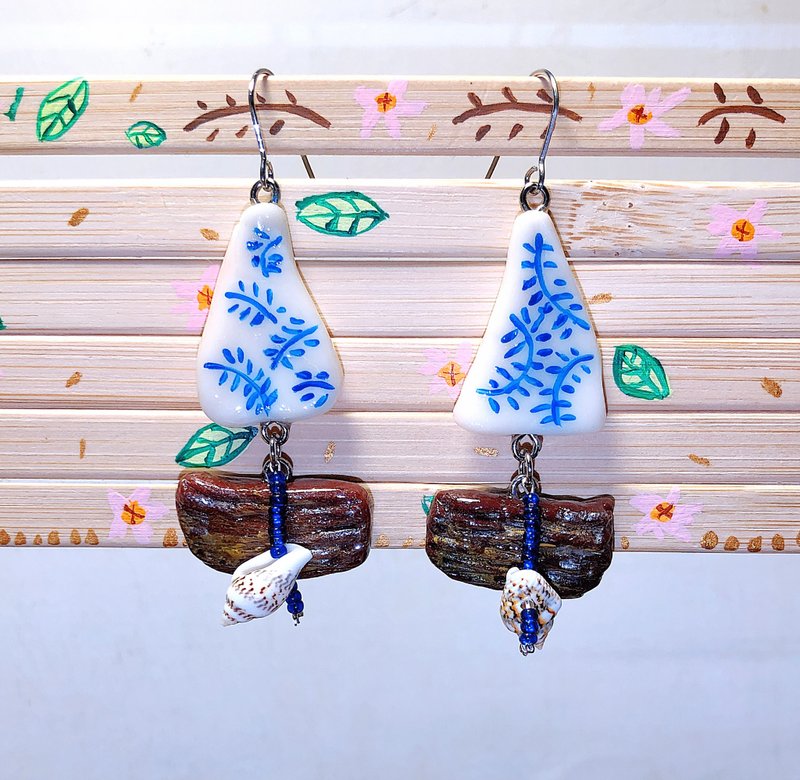 小帆船 手作黏土耳環 手繪捏製 不銹鋼 吊墜款 - 耳環/耳夾/耳骨夾 - 黏土 藍色