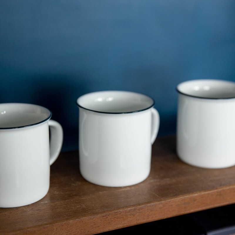 SECRETS SECLUSION OF SAGE / warm heart - winter mug - Mugs - Porcelain White