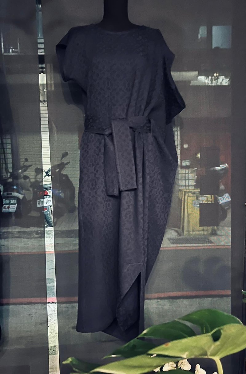 Dark blue asymmetrical dress - ชุดเดรส - ผ้าฝ้าย/ผ้าลินิน 