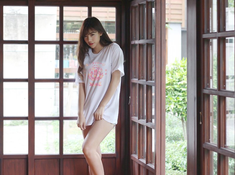 Pinkoi限定 粉紅長版寬T - T 恤 - 棉．麻 白色